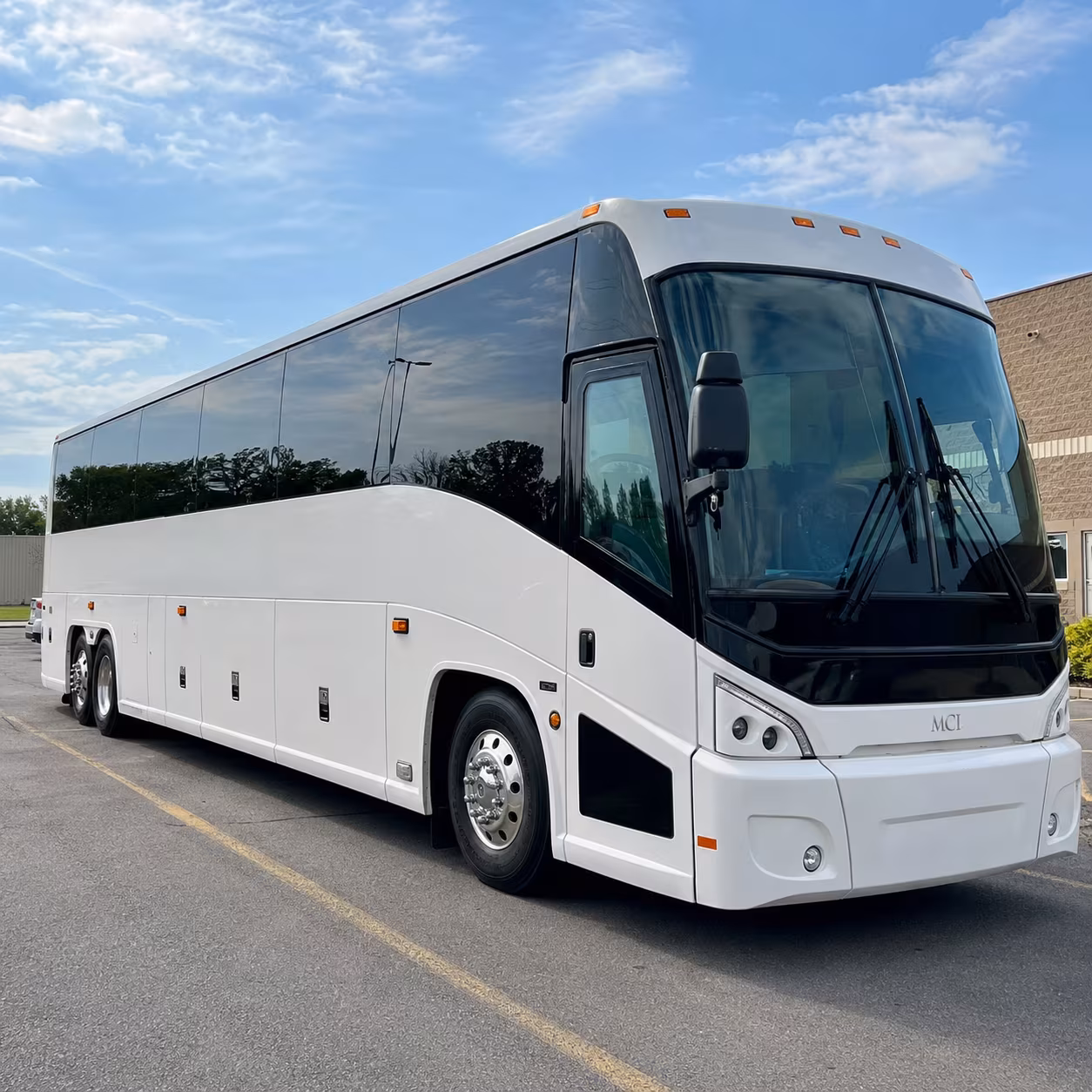 airport shuttle buses to john wayne lax and san diego international