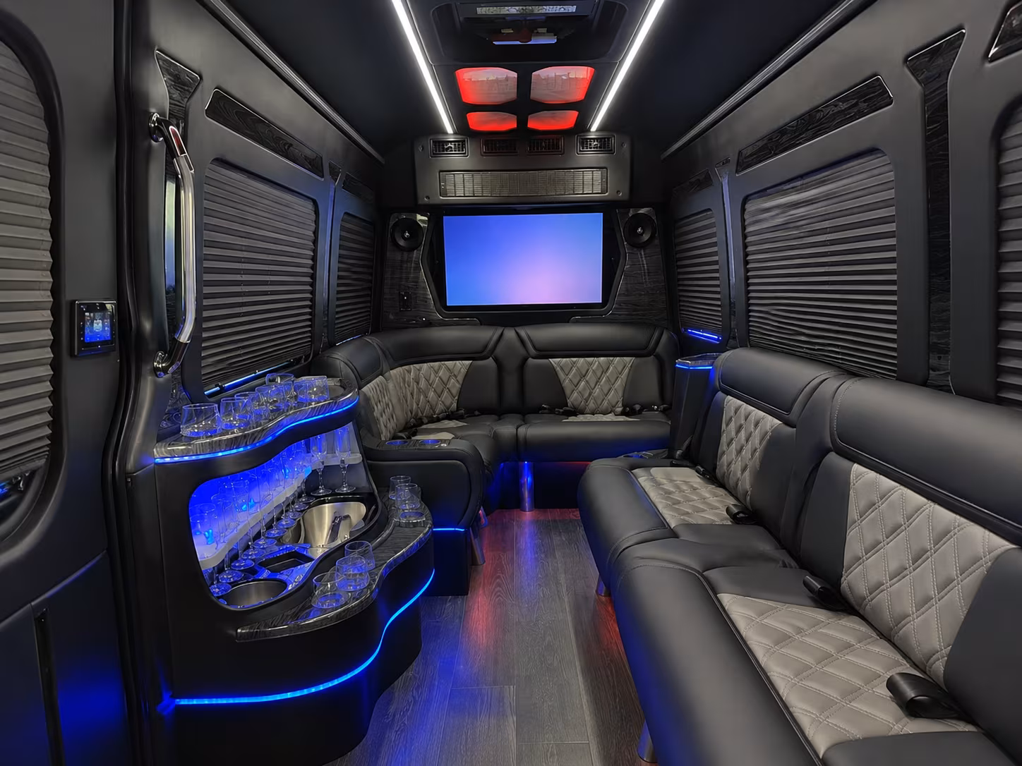 busrentalsanclemente com lets you plan temecula wine country and palm springs getaways with ease